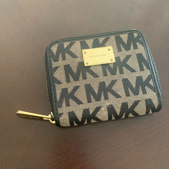 MICHAEL KOORS WALLET AUTHENTIC - Picture 1 of 2